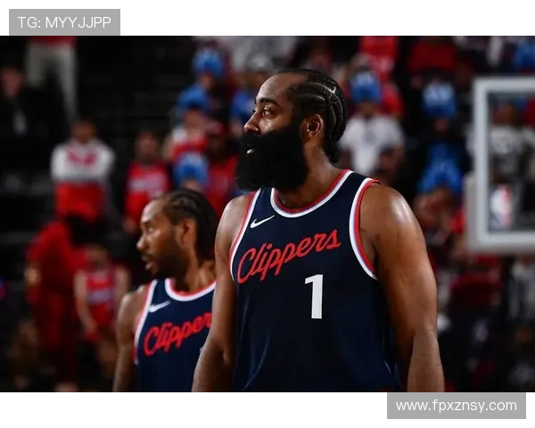 洛杉矶快船迎强敌鏖战四节鏖战激烈全队合力力求主场连胜